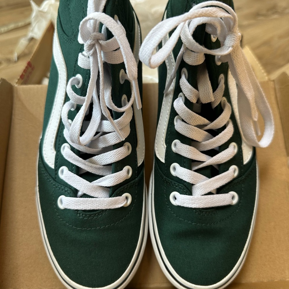 Vans Sk8-Hi High Top Sneakers in Green and White - Picture 4 of 9